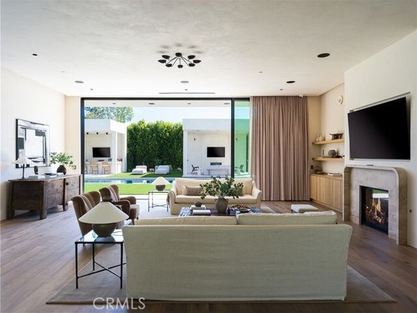 5824 Manton Avenue, Woodland Hills (los Angeles) CA 91367