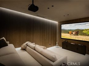 5824 Manton Avenue, Woodland Hills (los Angeles) CA 91367