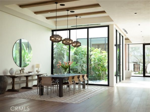 5824 Manton Avenue, Woodland Hills (los Angeles) CA 91367