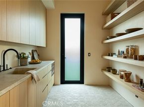 5824 Manton Avenue, Woodland Hills (los Angeles) CA 91367