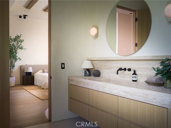 5824 Manton Avenue, Woodland Hills (los Angeles) CA 91367