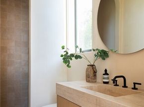 5824 Manton Avenue, Woodland Hills (los Angeles) CA 91367