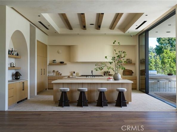 5824 Manton Avenue, Woodland Hills (los Angeles) CA 91367