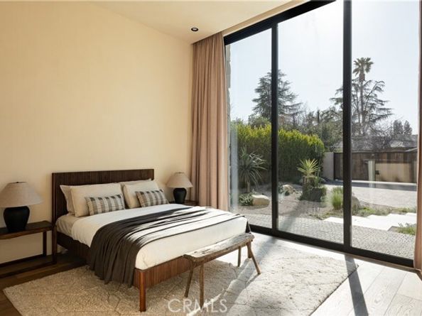 5824 Manton Avenue, Woodland Hills (los Angeles) CA 91367