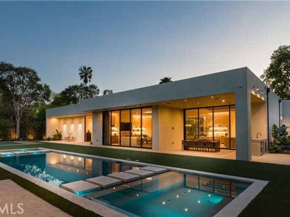 5824 Manton Avenue, Woodland Hills (los Angeles) CA 91367