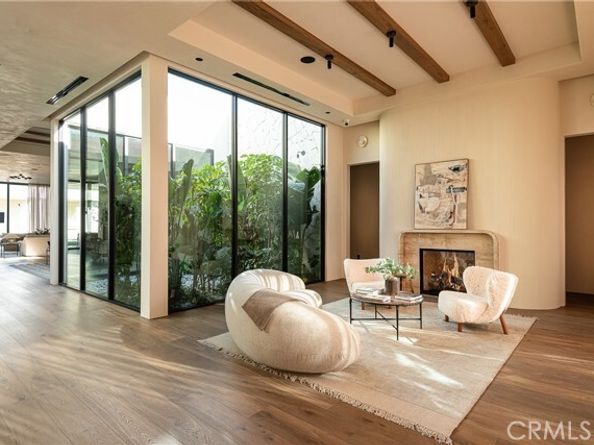 5824 Manton Avenue, Woodland Hills (los Angeles) CA 91367