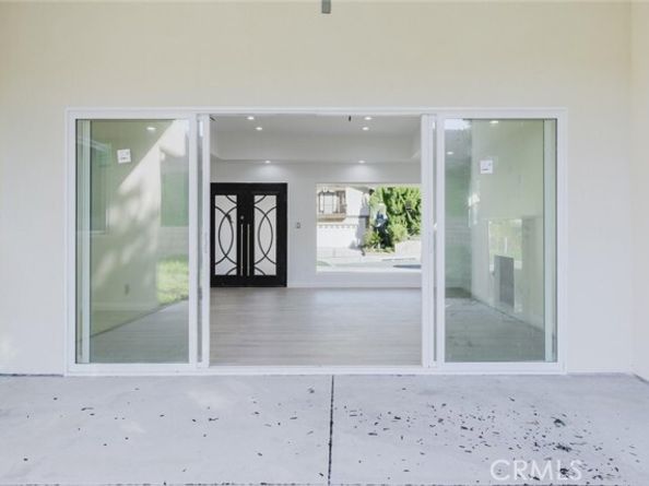 8042 Ellenbogen Street, Sunland (los Angeles) CA 91040