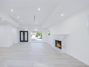 8042 Ellenbogen Street, Sunland (los Angeles) CA 91040