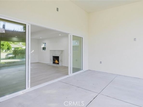 8042 Ellenbogen Street, Sunland (los Angeles) CA 91040