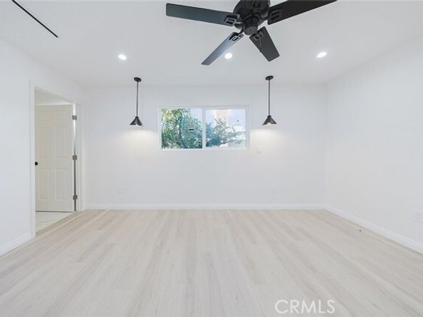 8042 Ellenbogen Street, Sunland (los Angeles) CA 91040