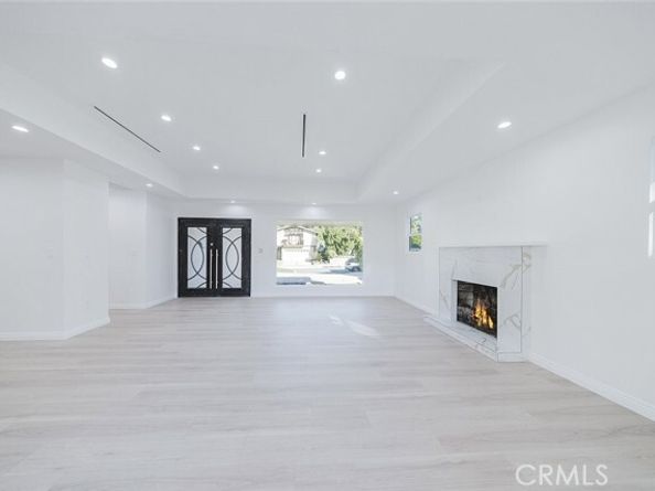 8042 Ellenbogen Street, Sunland (los Angeles) CA 91040