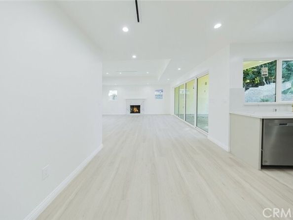 8042 Ellenbogen Street, Sunland (los Angeles) CA 91040