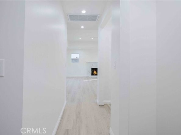 8042 Ellenbogen Street, Sunland (los Angeles) CA 91040