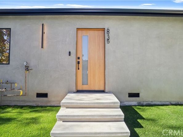 6935 Jellico Avenue, Los Angeles CA 91406