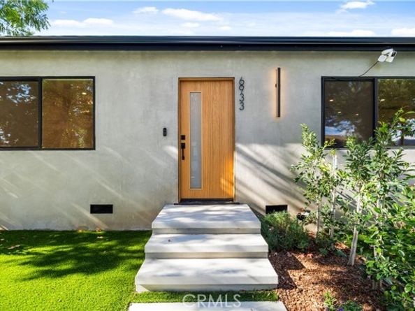 6935 Jellico Avenue, Los Angeles CA 91406