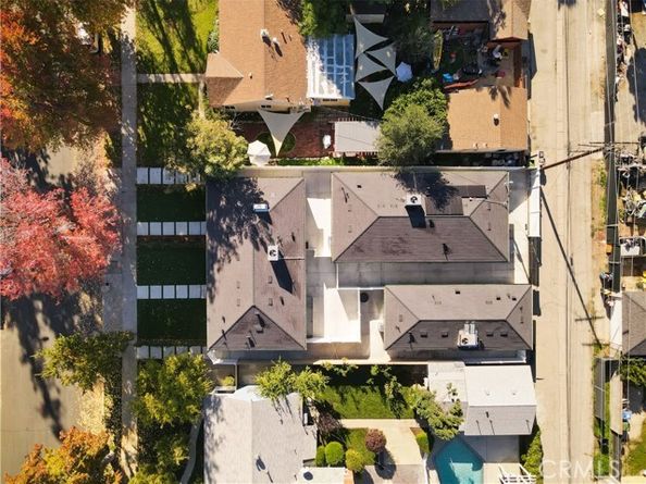 6935 Jellico Avenue, Los Angeles CA 91406