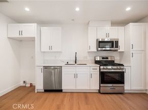 6935 Jellico Avenue, Los Angeles CA 91406