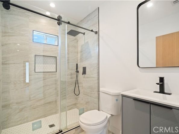 6935 Jellico Avenue, Los Angeles CA 91406