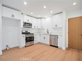 6935 Jellico Avenue, Los Angeles CA 91406