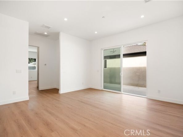 6935 Jellico Avenue, Los Angeles CA 91406