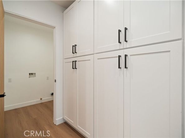 6935 Jellico Avenue, Los Angeles CA 91406