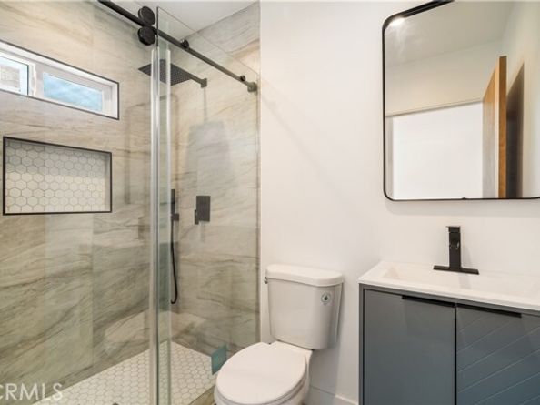 6935 Jellico Avenue, Los Angeles CA 91406