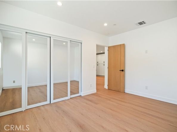 6935 Jellico Avenue, Los Angeles CA 91406