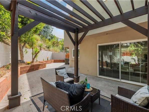 2400 Nalin Drive, Los Angeles CA 90077