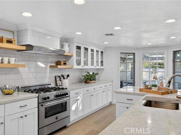 18 Malaga Place East, Manhattan Beach CA 90266