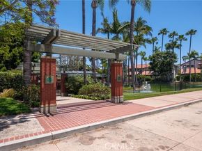 18 Malaga Place East, Manhattan Beach CA 90266