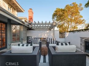 18 Malaga Place East, Manhattan Beach CA 90266