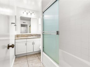 1741 Tustin, Costa Mesa CA 92627