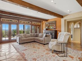 7929 Entrada De Luz, San Diego CA 92127