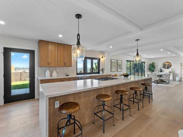 5777 Desert View Dr., La Jolla (san Diego) CA 92037