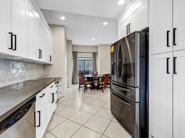 20920 COMMUNITY Street 7, Canoga Park (los Angeles) CA 91304
