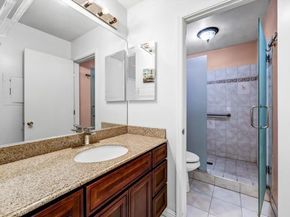 20920 COMMUNITY Street 7, Canoga Park (los Angeles) CA 91304