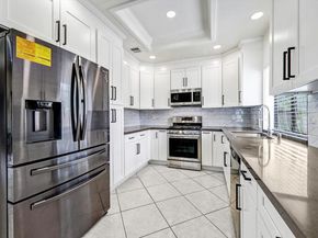 20920 COMMUNITY Street 7, Canoga Park (los Angeles) CA 91304