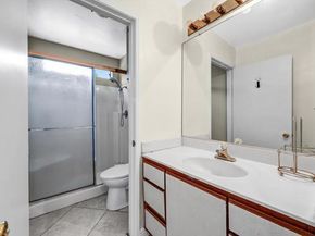 20920 COMMUNITY Street 7, Canoga Park (los Angeles) CA 91304