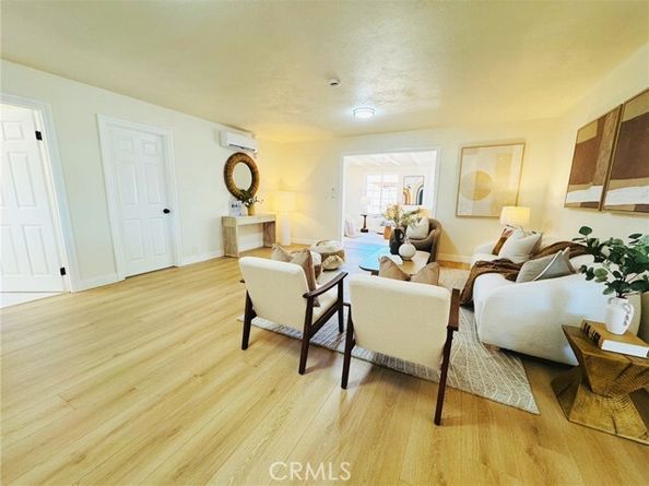 9906 LEV Avenue, Pacoima (los Angeles) CA 91331