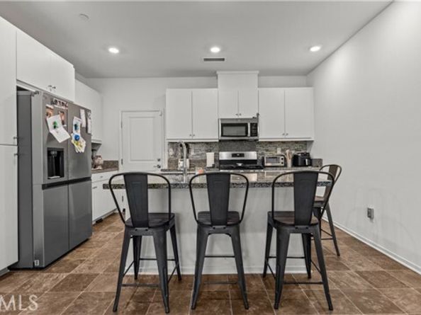 5604 Altamura Way, Fontana CA 92336