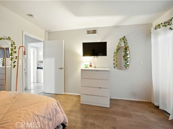 14937 Sherman Way 7, Van Nuys (los Angeles) CA 91405