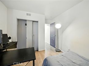 14937 Sherman Way 7, Van Nuys (los Angeles) CA 91405