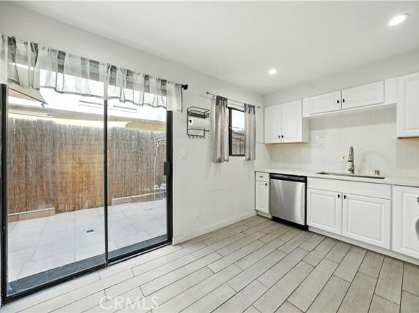 14937 Sherman Way 7, Van Nuys (los Angeles) CA 91405