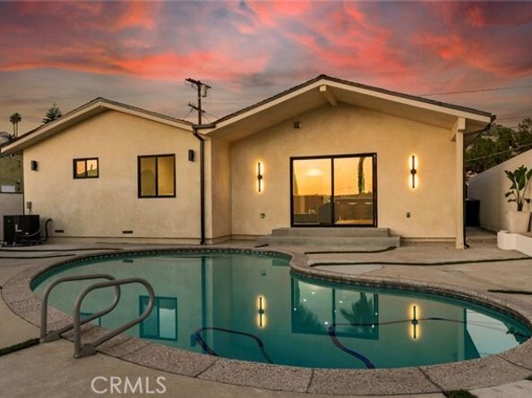 8321 Outland View, Sun Valley (los Angeles) CA 91352