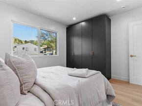 8321 Outland View, Sun Valley (los Angeles) CA 91352