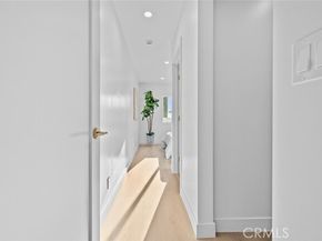 8321 Outland View, Sun Valley (los Angeles) CA 91352