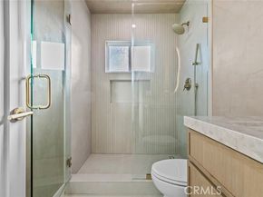 8321 Outland View, Sun Valley (los Angeles) CA 91352