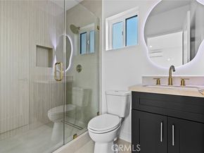 8321 Outland View, Sun Valley (los Angeles) CA 91352