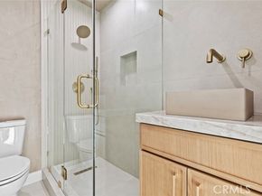 8321 Outland View, Sun Valley (los Angeles) CA 91352