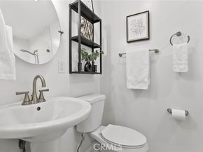 10000 Amestoy Avenue, Northridge (los Angeles) CA 91325